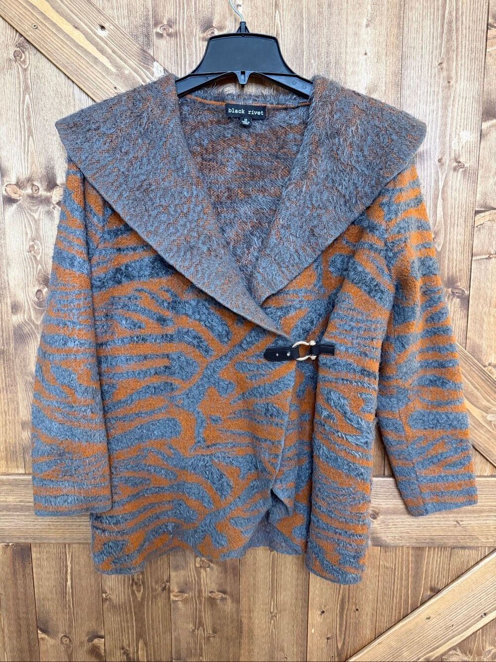Black Rivet Womens Fuzzy Zebra Cardigan Gray Orange Buckle Size Medium (9419)